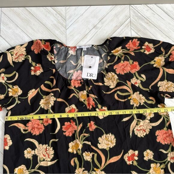 DR2 Black Floral Short Sleeve Button Down Top size XL - Picture 7 of 8